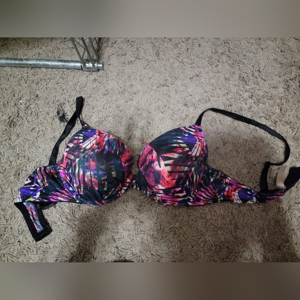 Victoria Secret Wire Bra